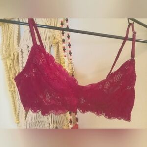 NWOT Unlined lace bralette